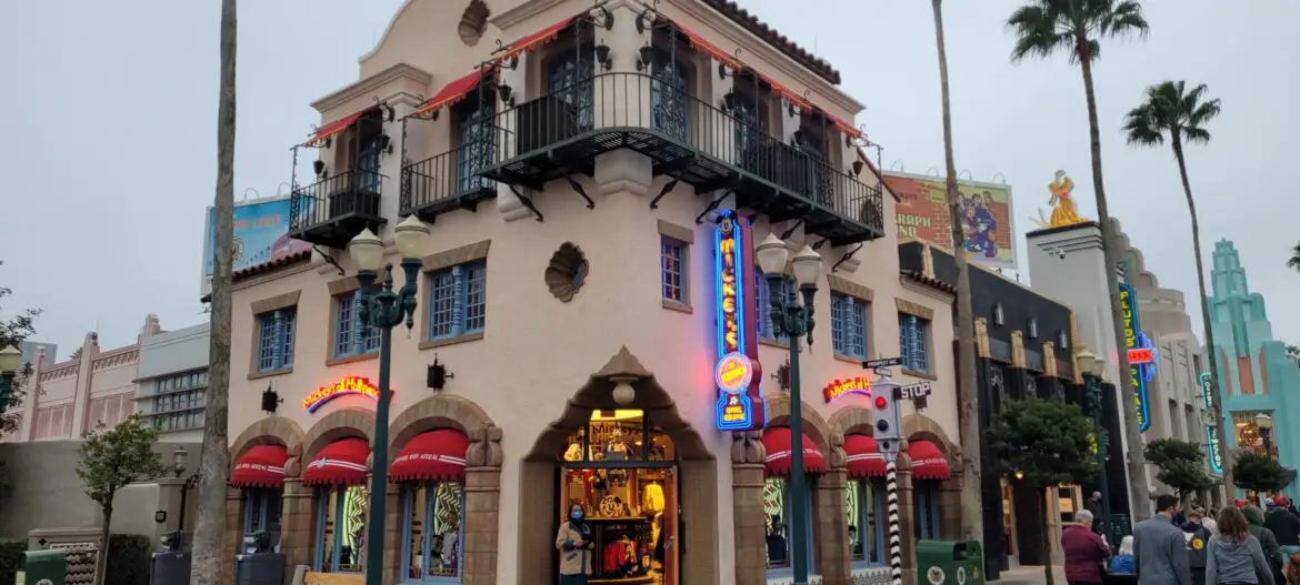 Mickey’s of Hollywood in Disney’s Hollywood Studios is newest Mobile Checkout location