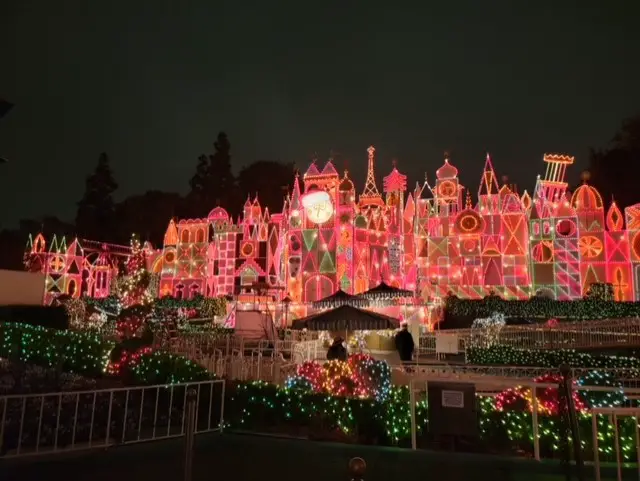 It's a small world Holiday Overlay at Disneyland returns