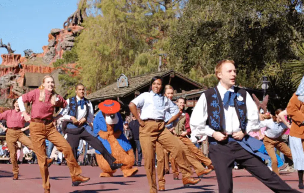 Entertainment Returns to Walt Disney World Resort