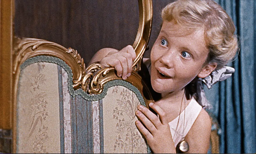 The Academy Shocks Hayley Mills By Replacing Her Stolen Oscar from 'Pollyanna'