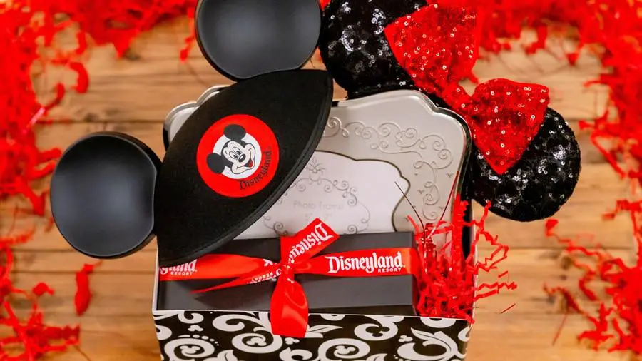 New Valentine's Day Food and Merch offerings for the Disneyland Resort