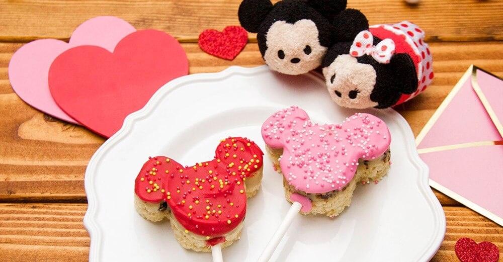 Adorable Mickey And Minnie Cookie Dough Crispy Pops To Gift This Valentine’s Day!