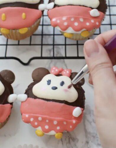 Mickey and Minnie ufufy cupcakes