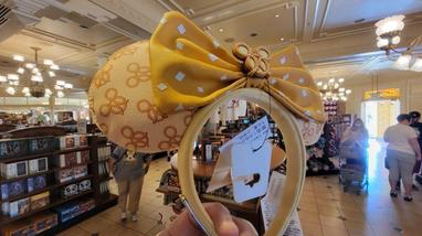 New Pretzel-Scented Minnie Ears are Perfect! 