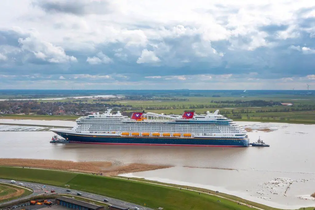 Disney Wish departs Meyer Werft shipyard on its way to open water for the first time