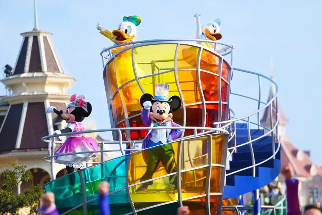 New Dream and Shine Brighter Daytime Show celebrates Disneyland Paris's 30th Anniversary