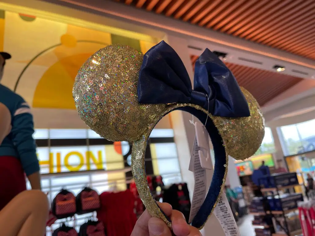 EARIDESCENT Shimmer Collection Minnie Ears Are Stunning!