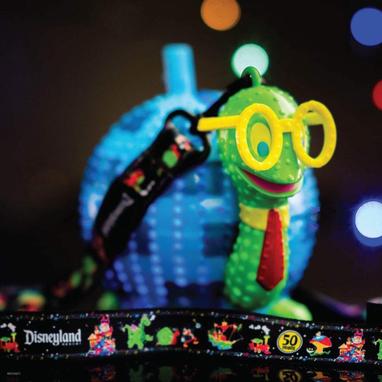 New Main Street Electrical Parade Elliott Popcorn Bucket & Turtle