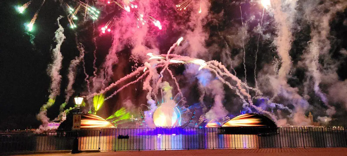Video: Fire breaks out last night in Epcot during Harmonious