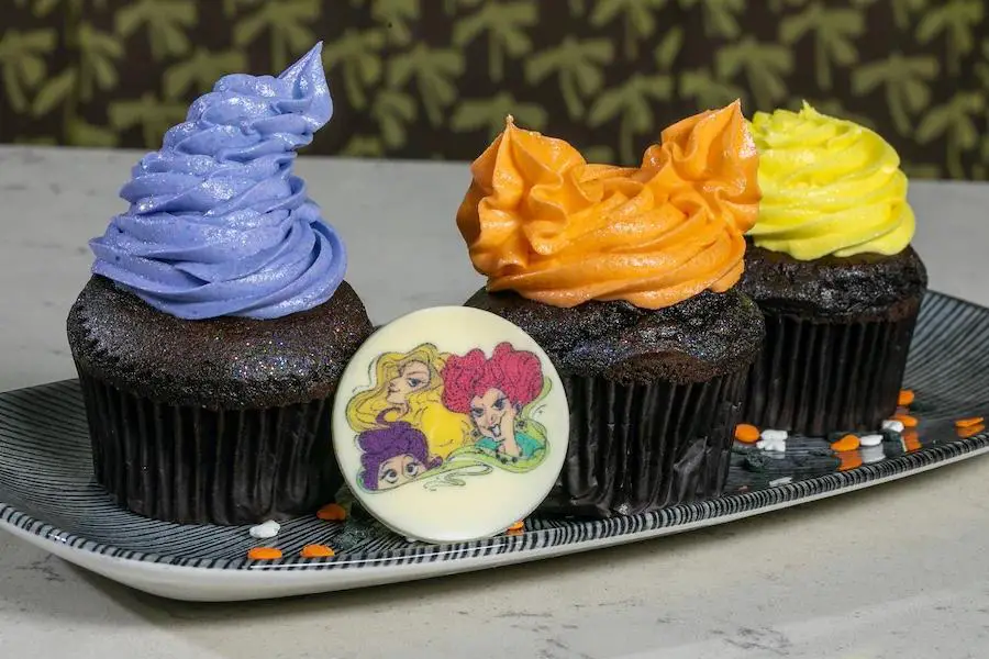 These Hocus Pocus Amuck Cakes Are Wickedly Delicious!