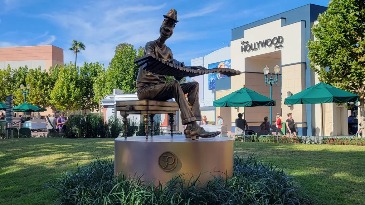 Testing 50th Anniversary MagicBand+ Statues in Hollywood Studios