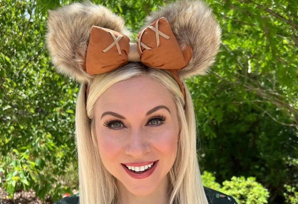 Ashley Eckstein signing event coming to Disney Springs on Monday