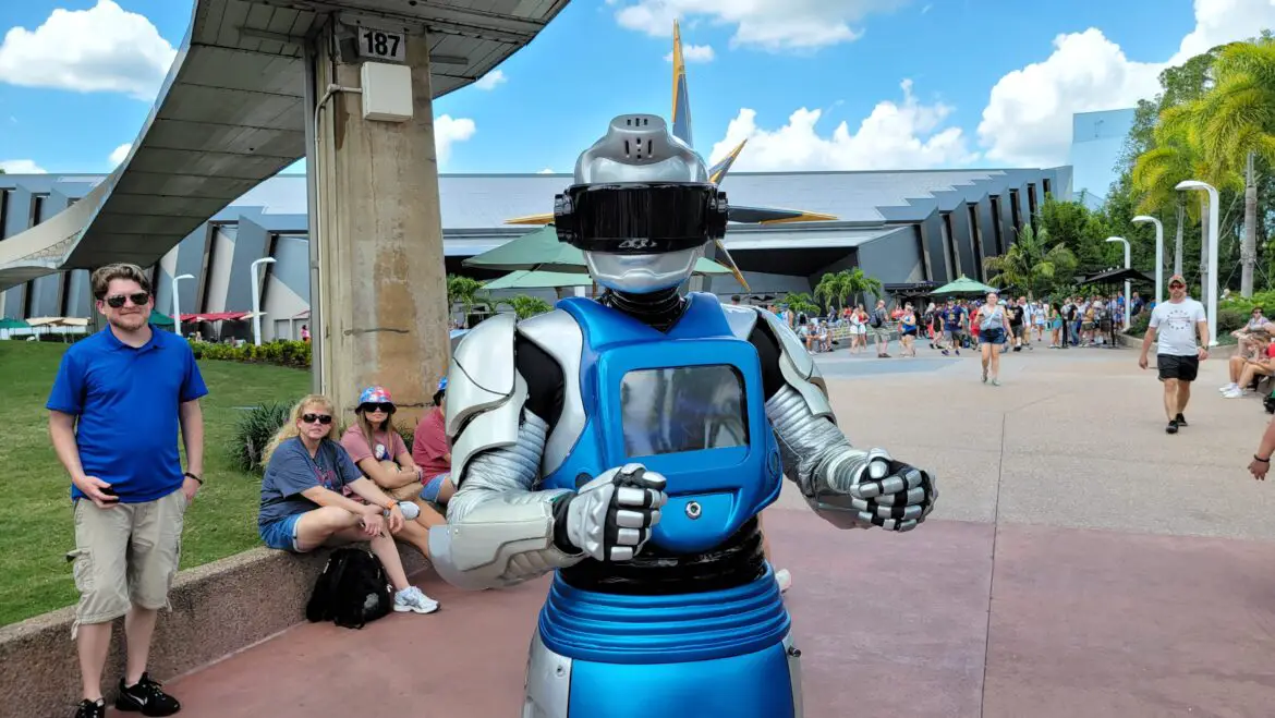 We finally found the iCAN Robot in Epcot
