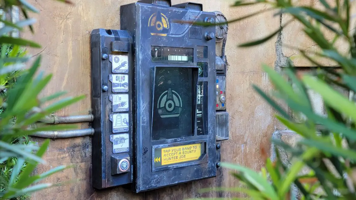 Batuu Bounty Hunters MagicBand+ Game Station visible and working in Hollywood Studios