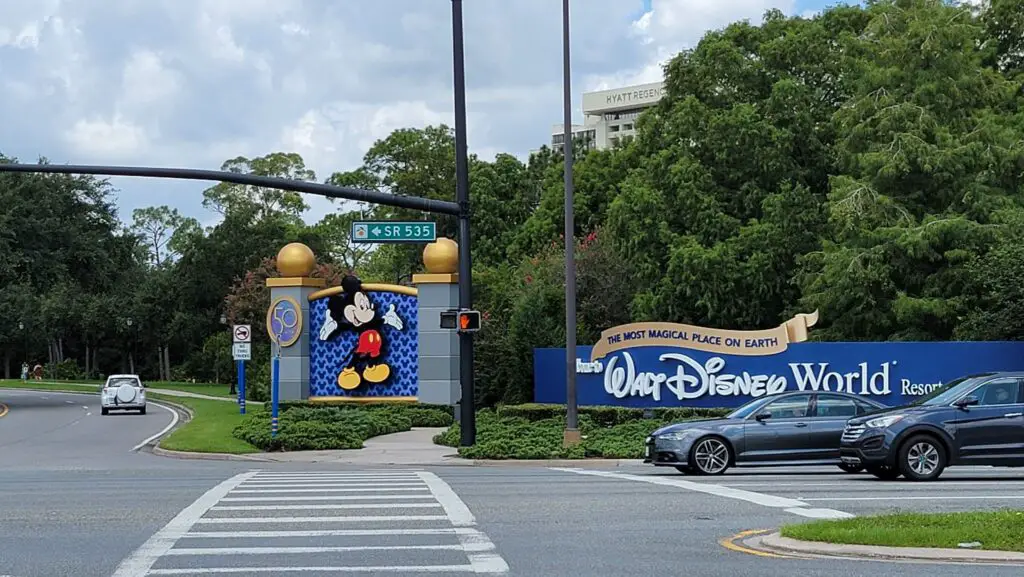 Mickey & Minnie sign to be removed from Walt Disney World