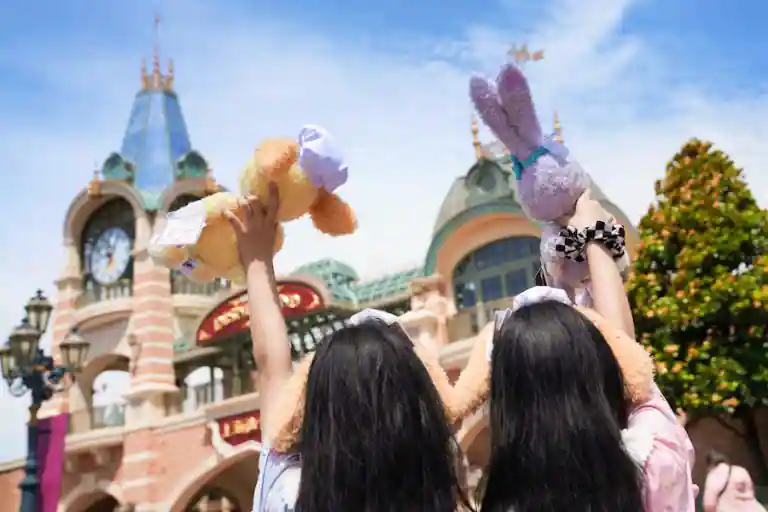 Shanghai Disneyland Reopening Shares Warm Welcomes