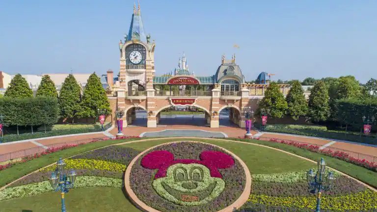 Shanghai Disneyland Reopening Shares Warm Welcomes