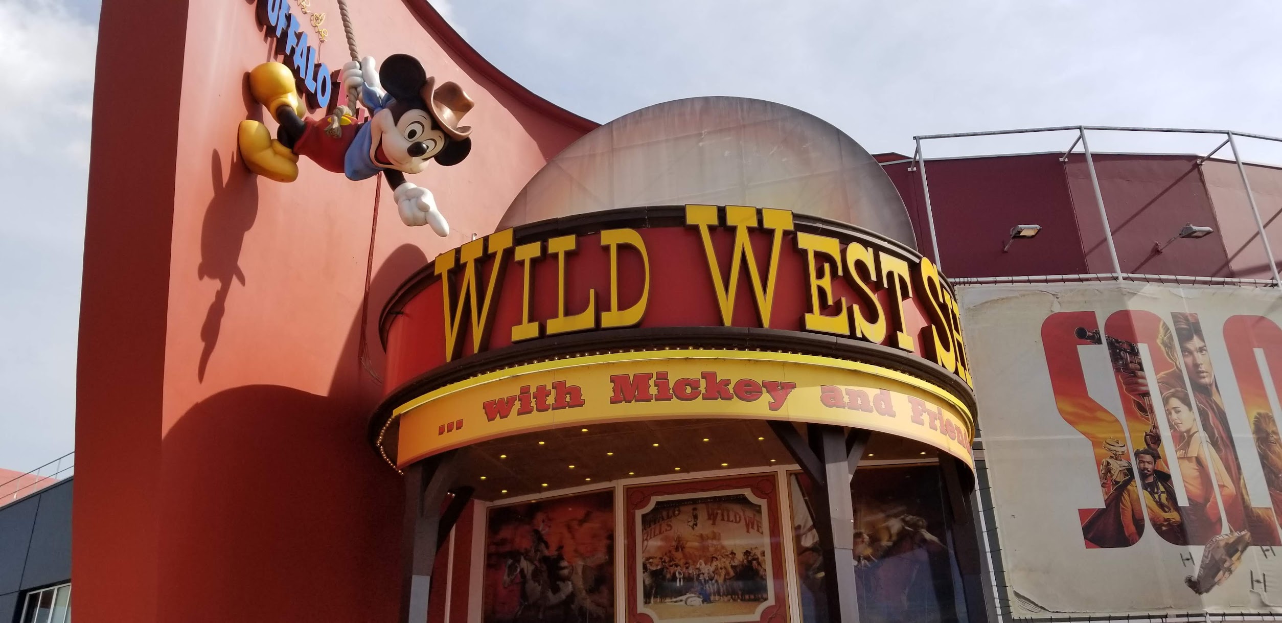 PHOTO: Signage Removed From Buffalo Bill's Wild West Show at Disneyland  Paris - WDW News Today