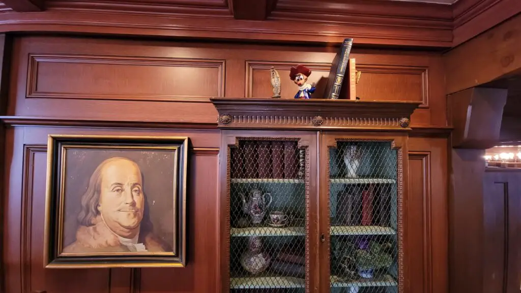 Walt Disney’s “Ben and Me” Character Statue spotted at Liberty Tree Tavern