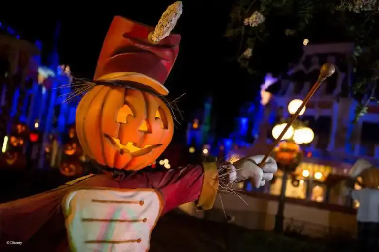 Disney’s Not-So-Spooky Spectacular Dessert Party Returns to the Magic Kingdom