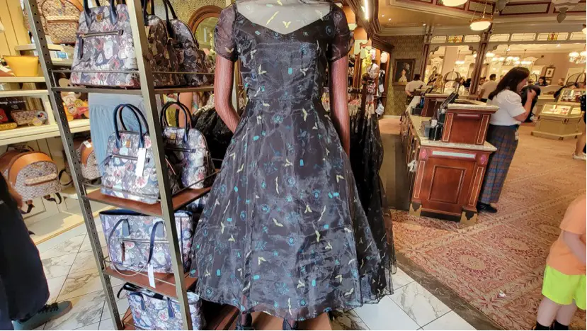 New Haunted Mansion Dress Spotted At Magic Kingdom!