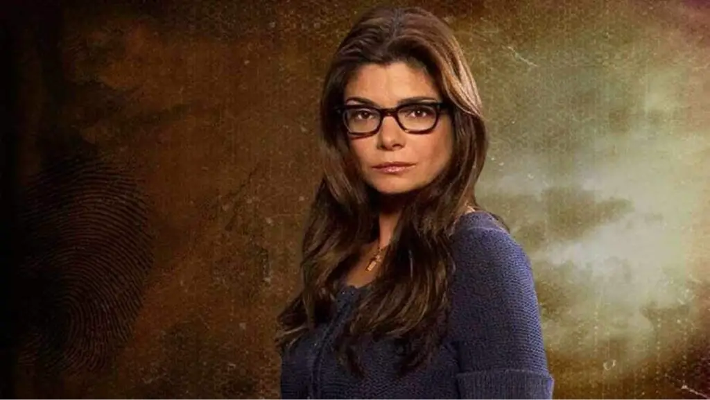 Laura San Giacomo to play the Christmas Witch in The Santa Clauses