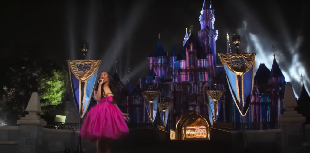 Brandy Performs 'Starting Now' for 2022 World Princess Week