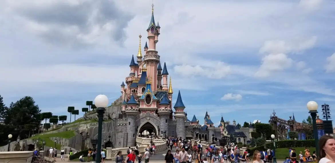 Disneyland Paris gets rid of Park Maps