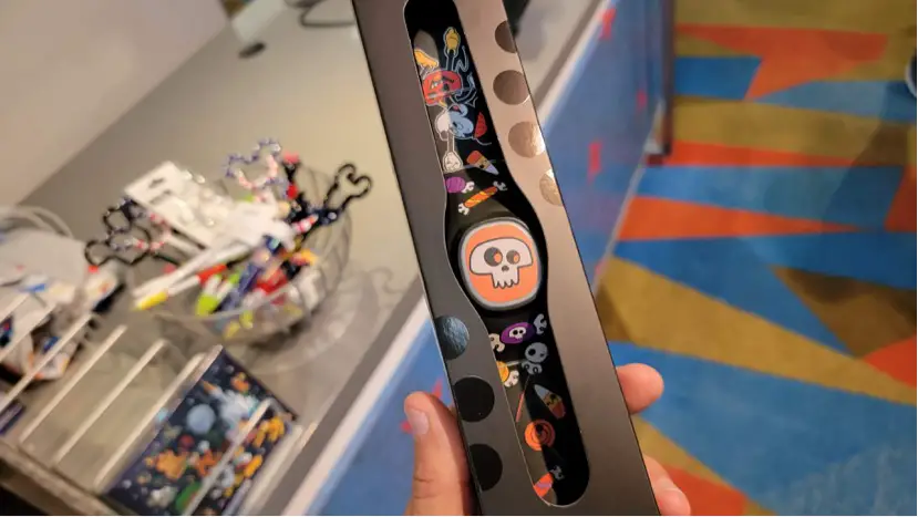 New Mickey Halloween MagicBand+ Is Filled With Spooky Vibes!