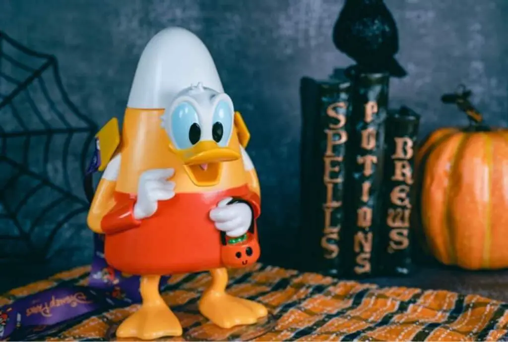 Find out where to get the Donald Duck Candy Corn Sipper & Mickey Mummy Popcorn Bucket at Disney World