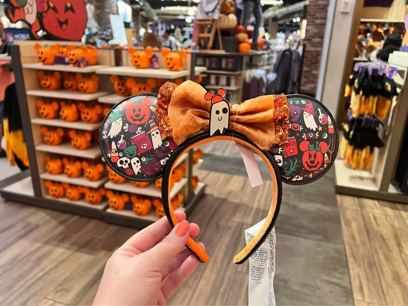 New Minnie Mouse Halloween Ear Headband Spotted At Disney Springs!