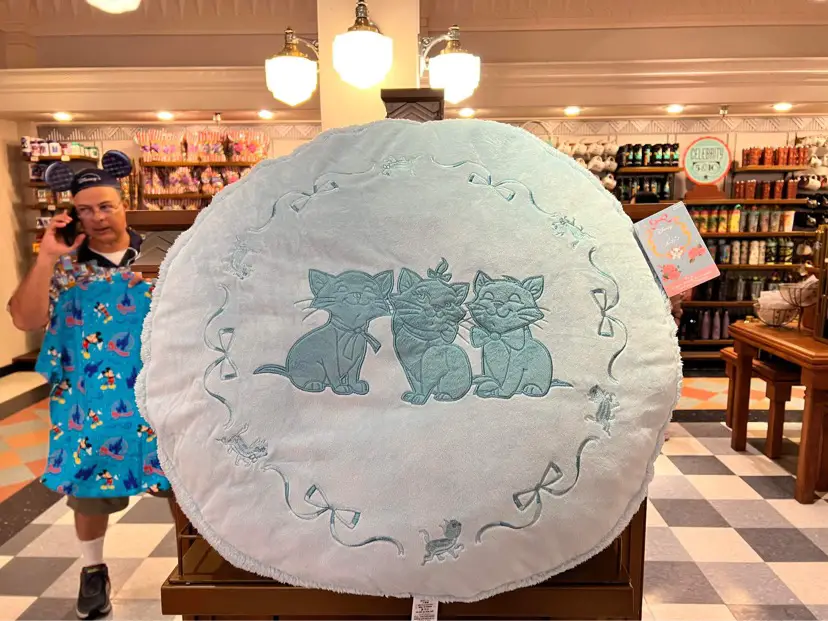New Aristocats Pet Bed For Your Furry Friends!