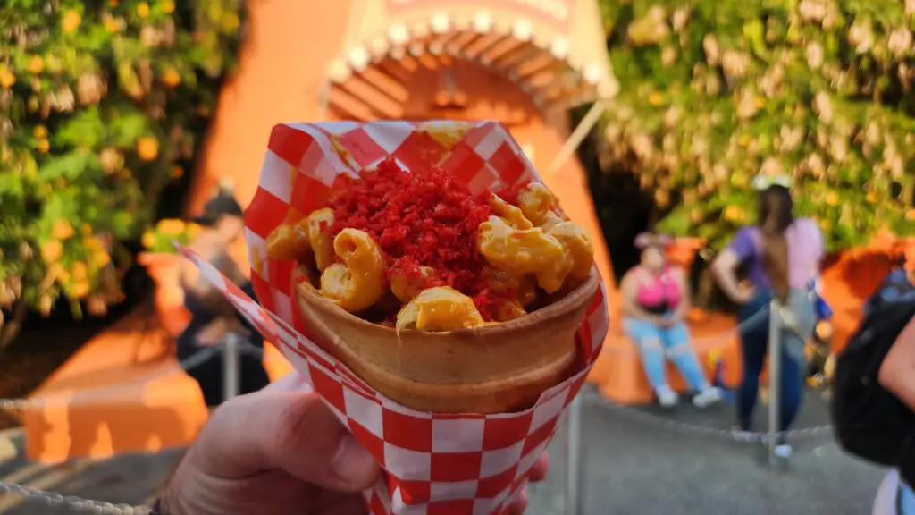 Spicy Mac n Cheese Cone at the Cozy Cone Motel has a wonderful kick