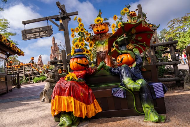 Disneyland Paris Welcomes Return of Mickey’s Halloween Celebration