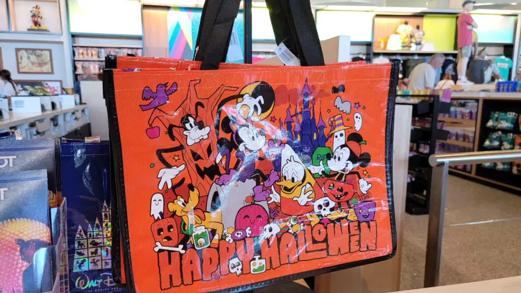 New Halloween Shopping Bags spotted in Disney World