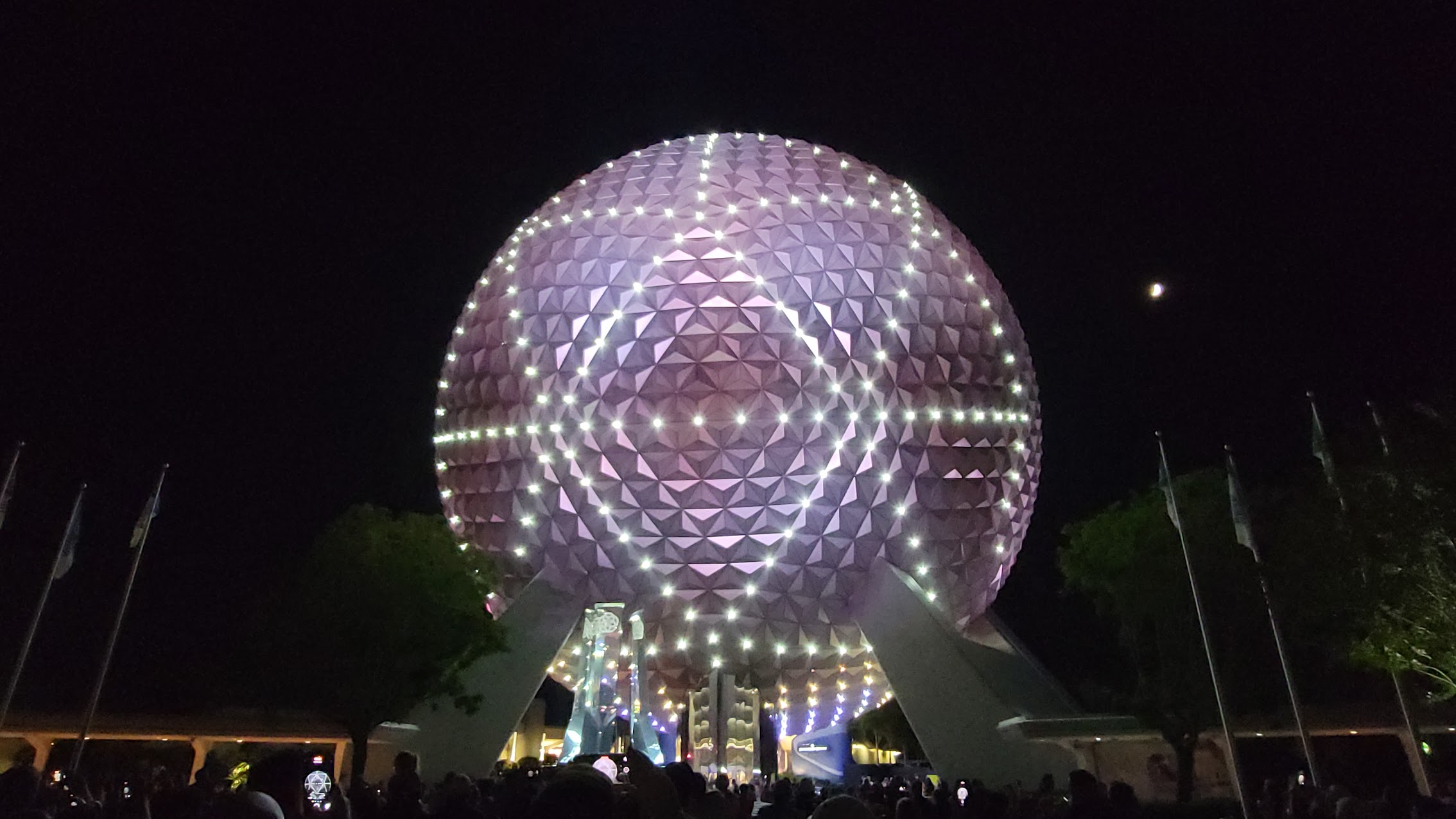 Video: Epcot's 40th Anniversary Beacon Of Magic Show | Chip And Company