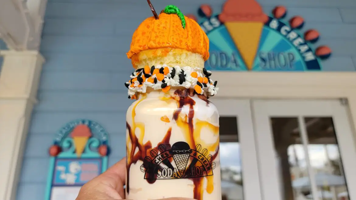 Dig into this Butter Pecan Pumpkin Shake from Beaches and Cream