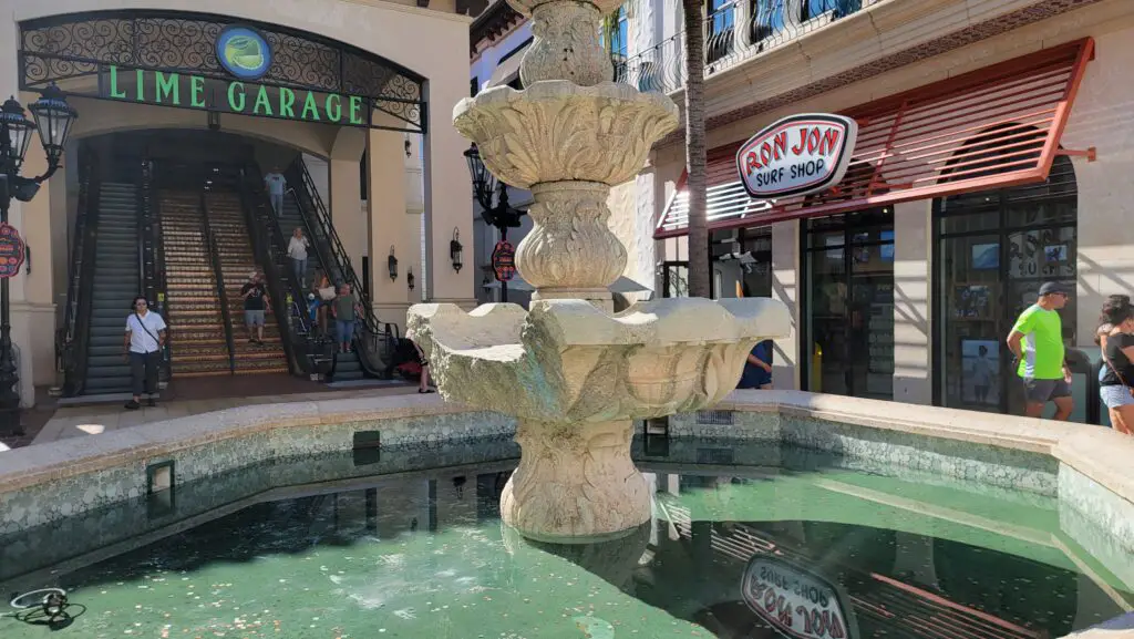 Fountain Breaks at Disney Springs