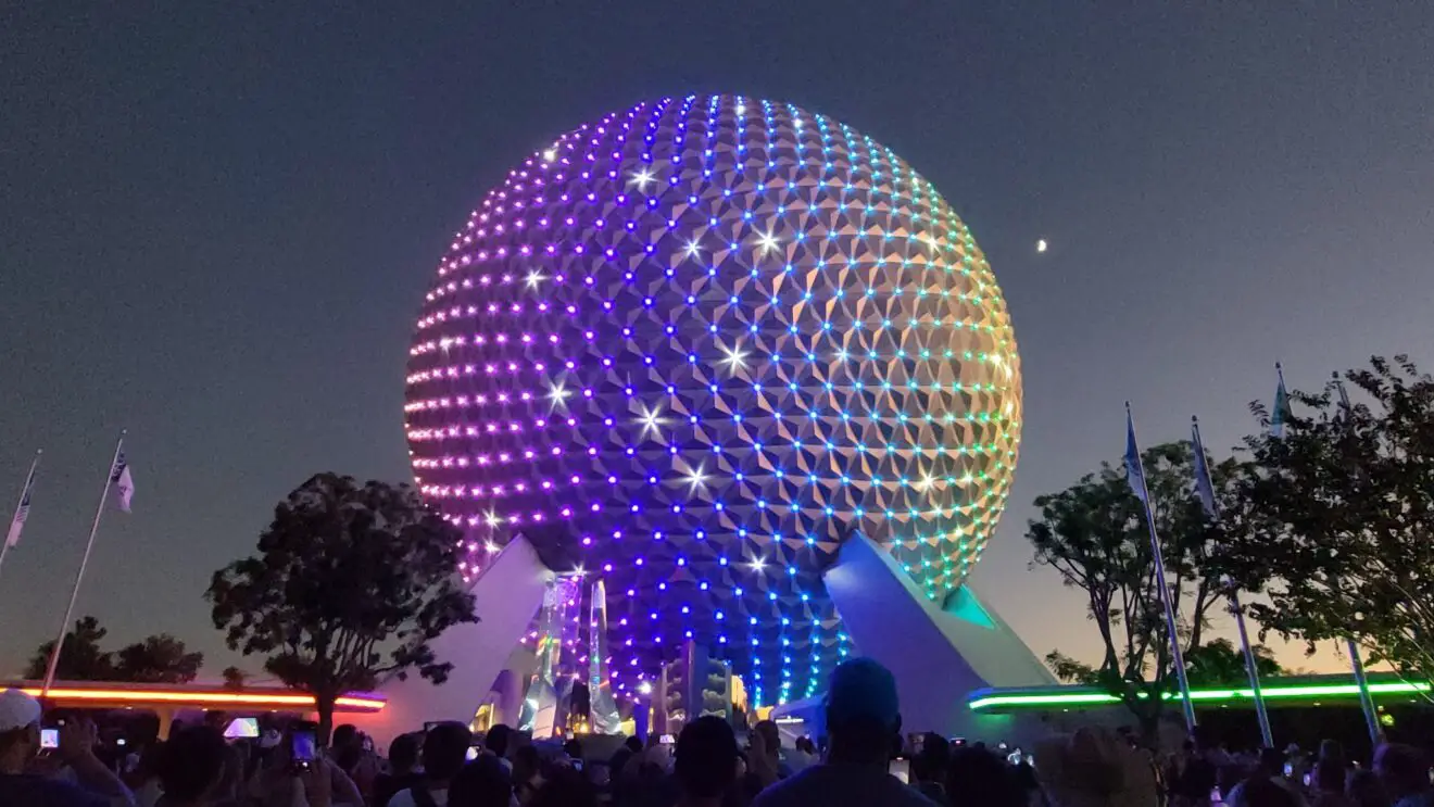 Video: Epcot's 40th Anniversary Beacon Of Magic Show | Chip And Company