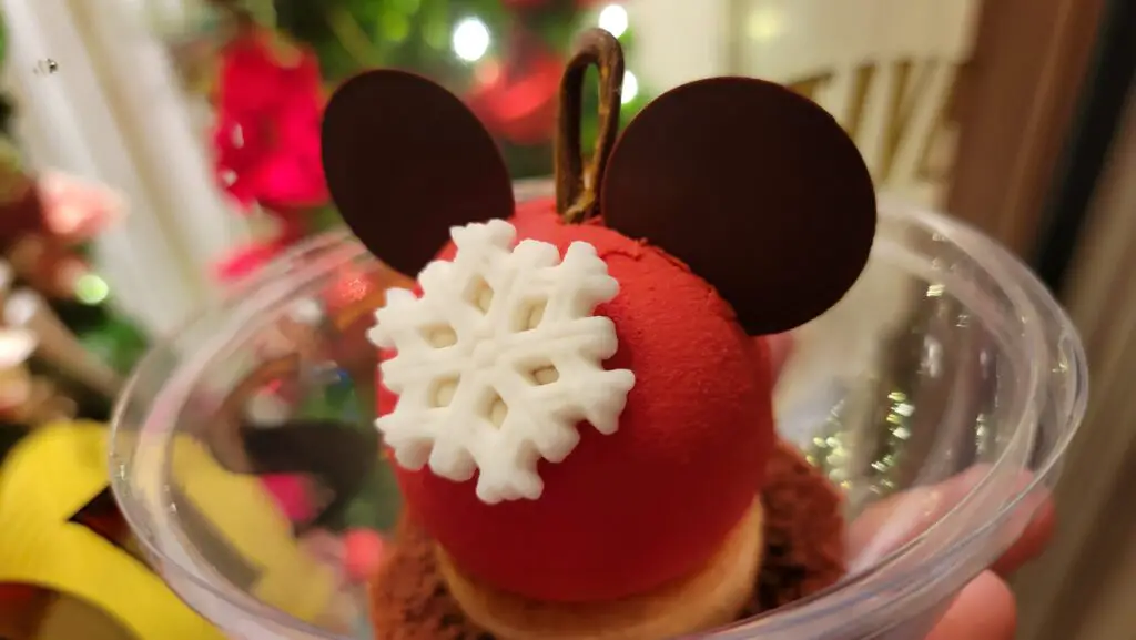 Mickey Mousse Ornament Cupcake