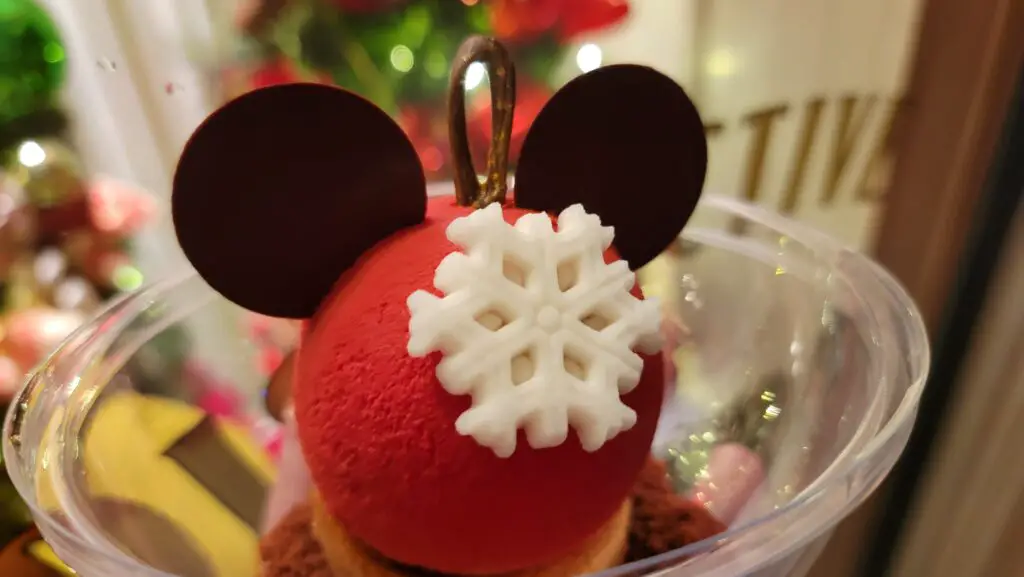 Mickey Mousse Ornament Cupcake