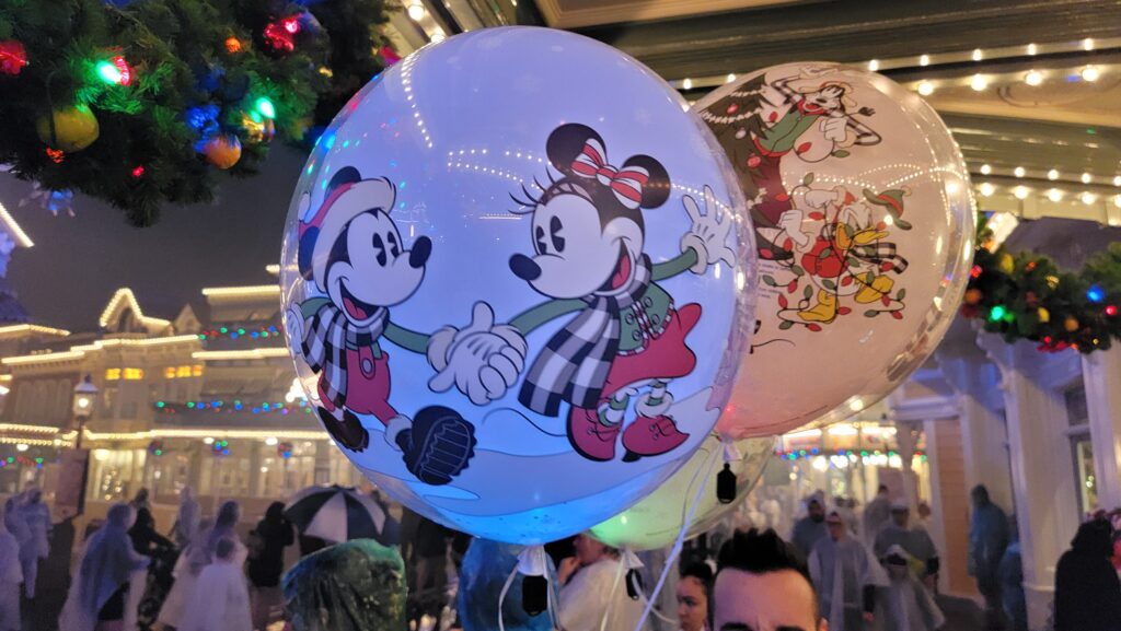 Light-up Mickey & Friends Holiday Balloon