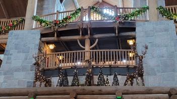 PHOTOS: Massive Six-Story Christmas Tree & Other Decor Returns to Disney's  Wilderness Lodge - WDW News Today