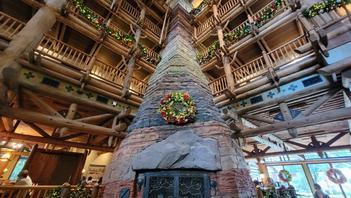 PHOTOS: Massive Six-Story Christmas Tree & Other Decor Returns to Disney's  Wilderness Lodge - WDW News Today