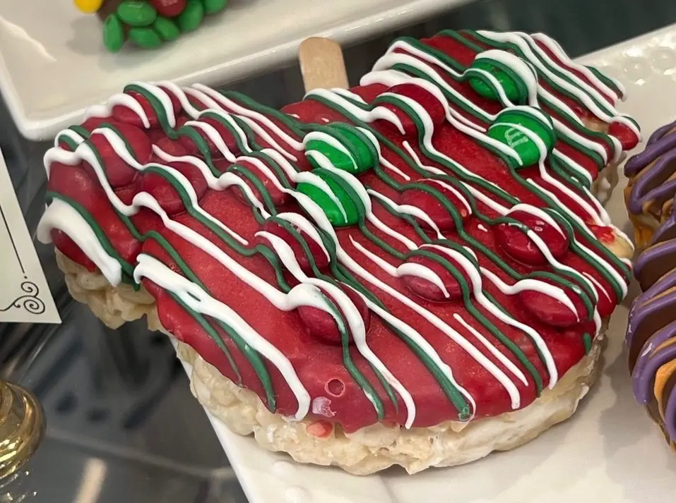 Festive Treats Arrive in time for the Holidays at the Magic Kingdom