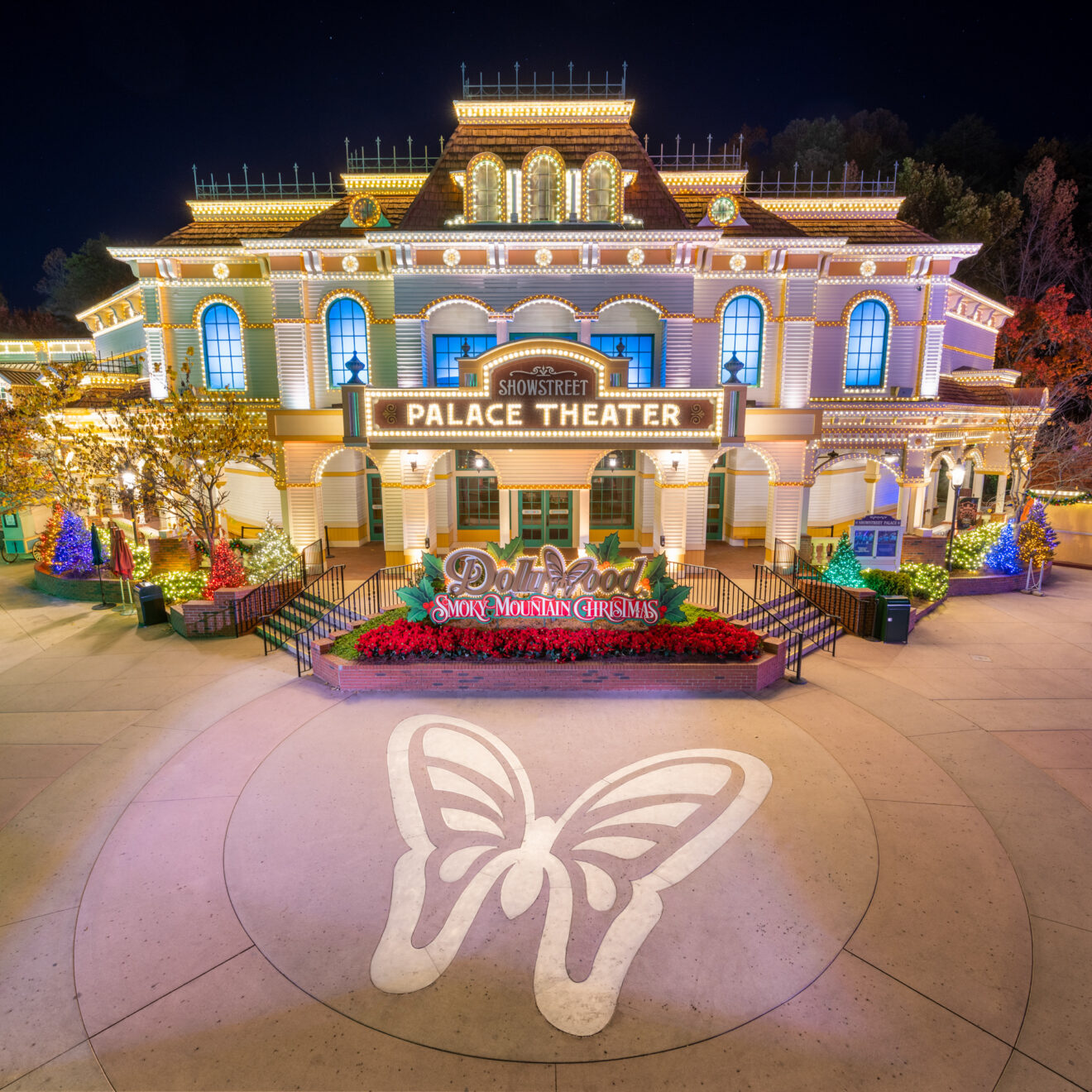 Dollywood’s Smoky Mountain Christmas Nominated For USA Today's 10 Best