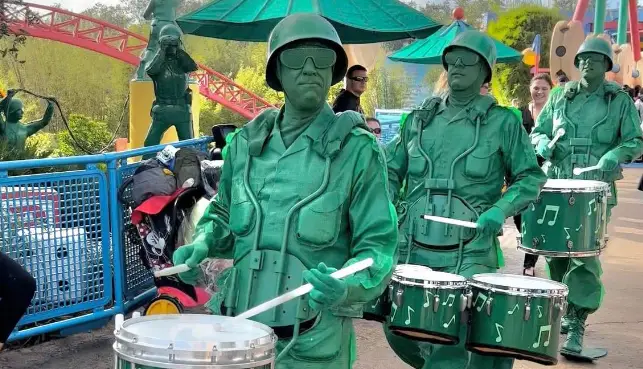 Green Army Men Return to Hollywood Studios