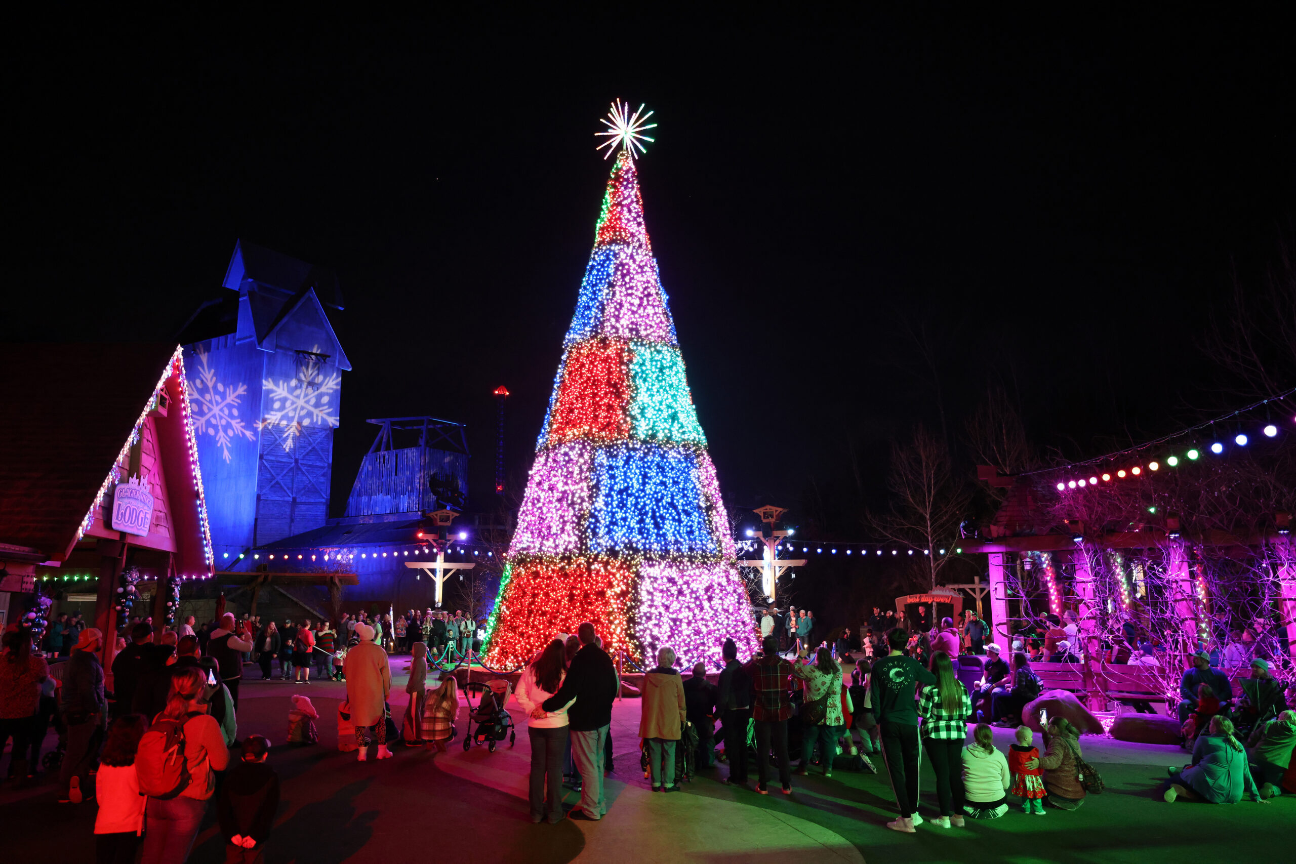 Dollywood’s Smoky Mountain Christmas Returns November 5th with 6 Million Lights Chip and Company