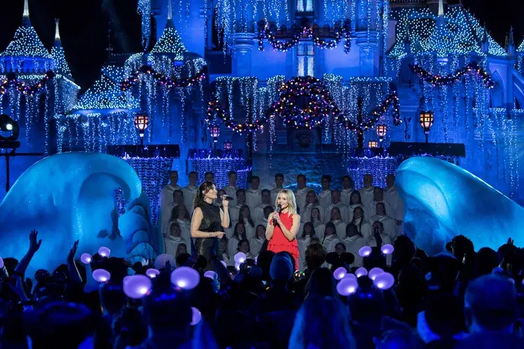 The-Wonderful-World-of-Disney-Magical-Holiday-Celebration-Returns-in-2022-1