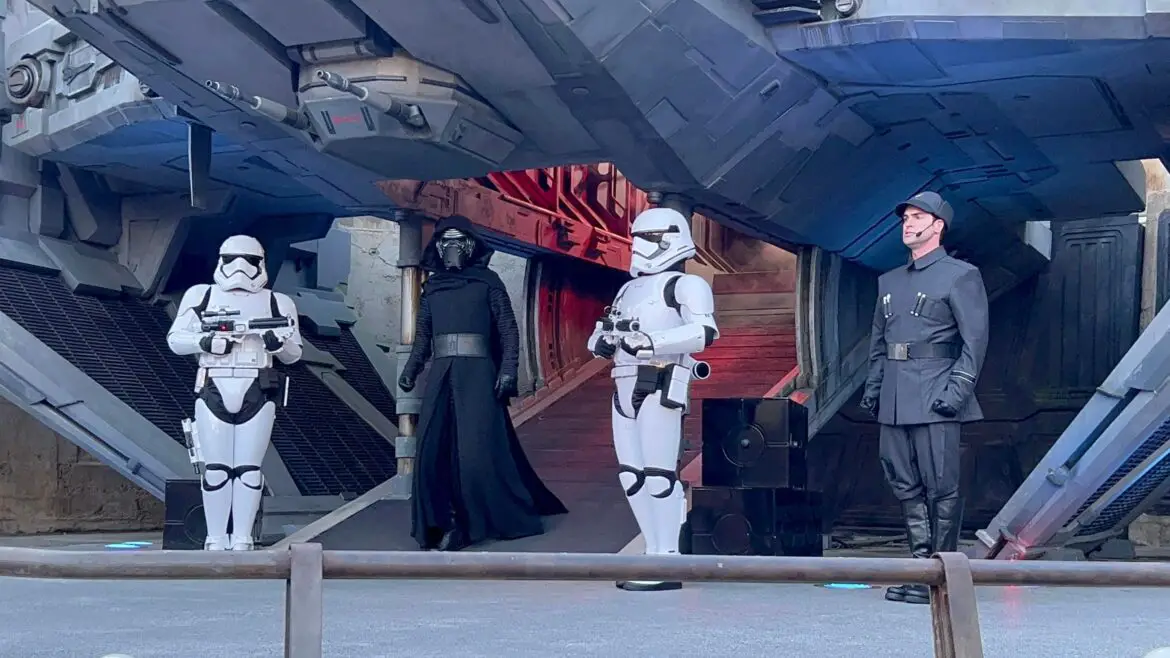 Kylo Ren Stage Show Returns to Galaxy’s Edge in Hollywood Studios